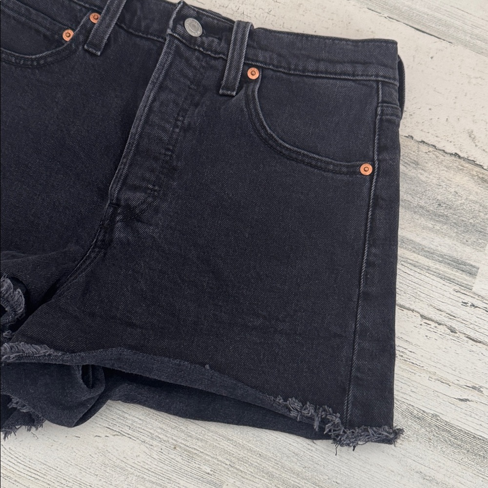 Levi’s black ribcage shorts - Size 28 - Picture 4 of 10